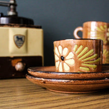 Charger l'image dans la galerie, Tasses et leur sous-tasse en grès d'Alsace