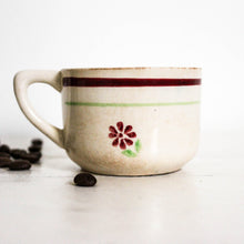 Charger l'image dans la galerie, Trio de tasses anciennes "Christiane"