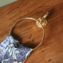 Charger l'image dans la galerie, Accroche murale dorée porte serviette torchon