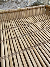 Charger l'image dans la galerie, Plateau en rotin vintage