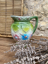 Charger l'image dans la galerie, Pichet en barbotine vintage