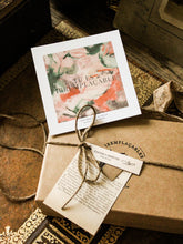 Charger l'image dans la galerie, Écrin vintage "Hibiscus"