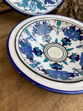Charger l'image dans la galerie, Plats ou assiettes bleues tunisiennes