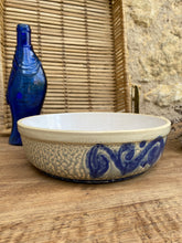 Charger l'image dans la galerie, Plat rond en céramique vintage