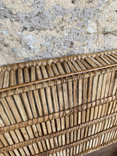 Charger l'image dans la galerie, Plateau en rotin vintage