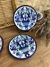 Charger l'image dans la galerie, Plats ou assiettes bleues tunisiennes