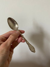 Charger l'image dans la galerie, Écrin vintage "Hibiscus"