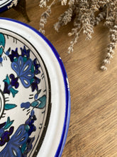 Charger l'image dans la galerie, Plats ou assiettes bleues tunisiennes