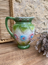 Charger l'image dans la galerie, Pichet en barbotine vintage