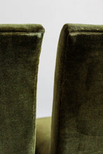 Charger l'image dans la galerie, Chauffeuse en velours vert vintage