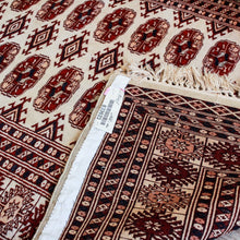 Charger l'image dans la galerie, Tapis oriental en laine vintage