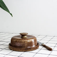 Charger l'image dans la galerie, Beurrier, cloche à fromage en grès vintage