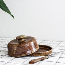 Charger l'image dans la galerie, Beurrier, cloche à fromage en grès vintage