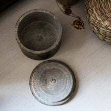 Charger l'image dans la galerie, Boîte à bijoux en pierre vintage
