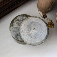 Charger l'image dans la galerie, Boîte à bijoux en pierre vintage