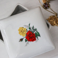 Charger l'image dans la galerie, Boîte à bijoux en porcelaine