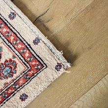 Charger l'image dans la galerie, Tapis Azeri vintage tissé main