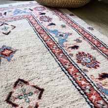 Charger l'image dans la galerie, Tapis Azeri vintage tissé main