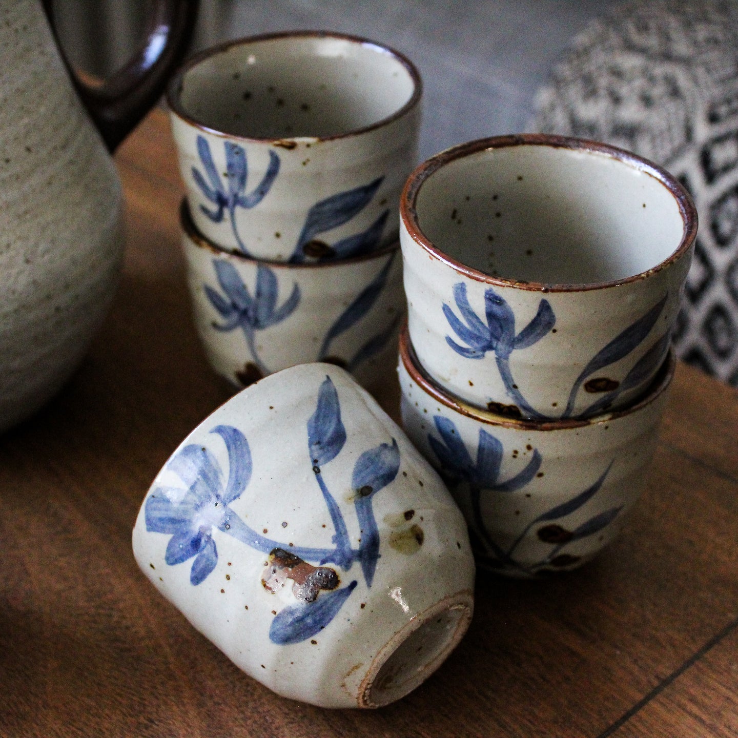 Tasses poteries anciennes