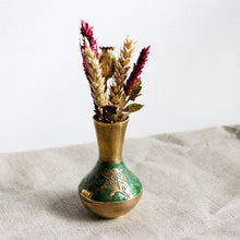 Charger l'image dans la galerie, Vase en laiton cloisonné vintage
