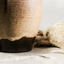 Charger l'image dans la galerie, Grand pichet W. Germany et son bouquet