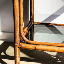 Charger l'image dans la galerie, Table basse en rotin et verre fumé