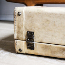 Charger l'image dans la galerie, Grande valise en cuir vintage