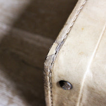 Charger l'image dans la galerie, Grande valise en cuir vintage