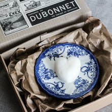 Charger l'image dans la galerie, coffret vintage porcelaine savon artisanal