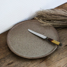 Charger l'image dans la galerie, Plat à gâteau en grès vintage