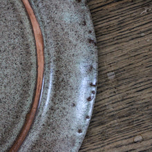 Charger l'image dans la galerie, Plat à gâteau en grès vintage