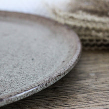Charger l'image dans la galerie, Plat à gâteau en grès vintage