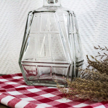 Charger l'image dans la galerie, Carafe en verre vintage