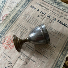 Charger l'image dans la galerie, Œufs en onyx et leur coquetier vintage