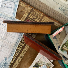 Charger l'image dans la galerie, Boite en cuir et bois vintage
