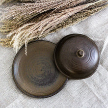 Charger l'image dans la galerie, Beurrier en grès vintage