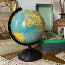 Charger l'image dans la galerie, Mappemonde ou globe terrestre vintage