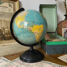 Charger l'image dans la galerie, Mappemonde ou globe terrestre vintage