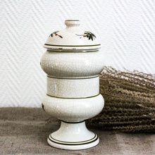 Charger l'image dans la galerie, Pot à pharmacie en faïence vintage