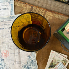 Charger l'image dans la galerie, Pot en verre ambré vintage