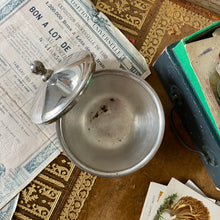 Charger l'image dans la galerie, Sucrier ou boite en métal poli vintage
