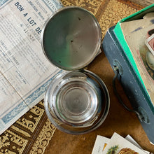 Charger l'image dans la galerie, Sucrier ou boite en métal poli vintage