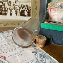 Charger l'image dans la galerie, Flacons de pharmacie anciens