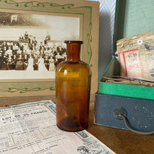 Charger l'image dans la galerie, Flacons de pharmacie anciens