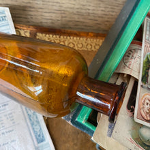 Charger l'image dans la galerie, Flacons de pharmacie anciens