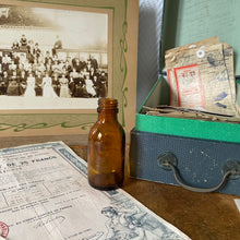 Charger l'image dans la galerie, Flacons de pharmacie anciens