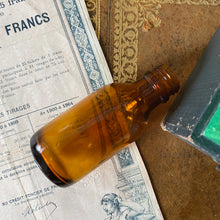 Charger l'image dans la galerie, Flacons de pharmacie anciens