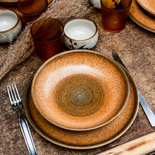 Charger l'image dans la galerie, Assiettes en grès vintage Longchamp