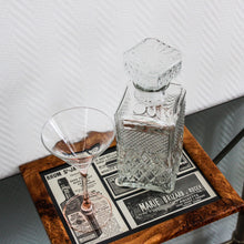 Charger l'image dans la galerie, Carafe à whisky vintage italienne