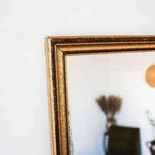 Charger l'image dans la galerie, Grand miroir mural doré en bois et plâtre vintage
